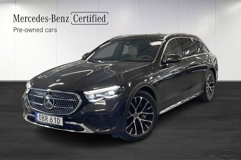Grå (grey) Begagnad 2025 Mercedes E300 Kombi | 826 900 kr - Bild 1/4