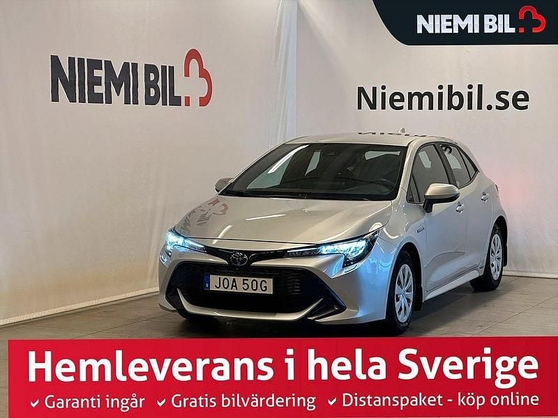 Silver Begagnad 2020 Toyota Corolla Hybrid Life Halvkombi | 224 900 kr - Bild 1/4
