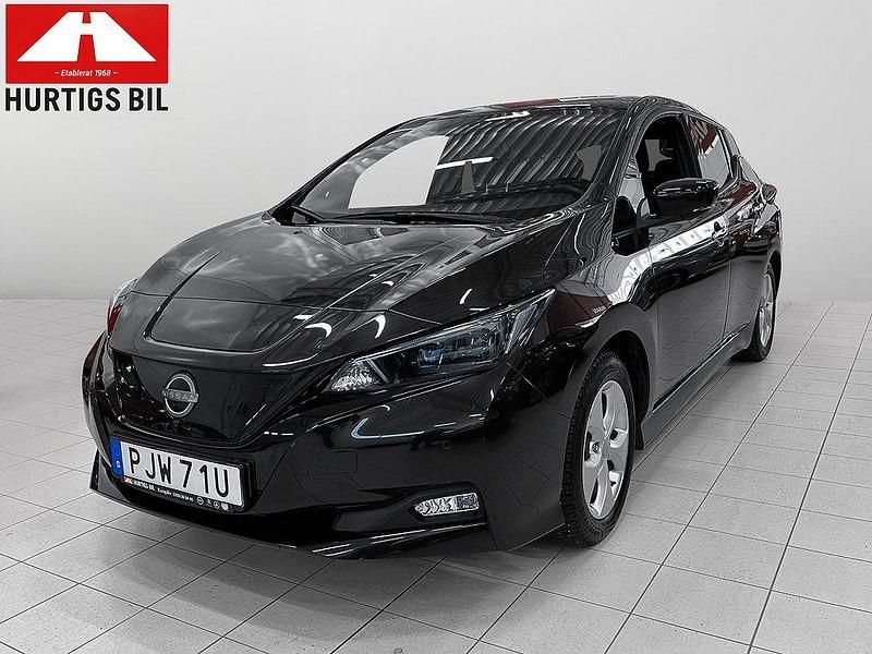 Svart Begagnad 2022 Nissan Leaf N-Connecta Halvkombi | 209 800 kr (Lite dyr) - Bild 1/4
