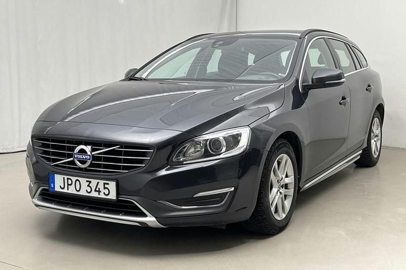 Grå Begagnad 2015 Volvo V60 Momentum Kombi | 116 000 kr (Bra pris) - Bild 1/4