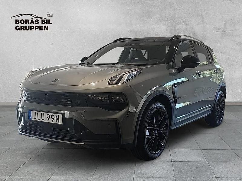 Grön Ny 2025 Lynk & Co 01 SUV | 499 995 kr - Bild 1/4
