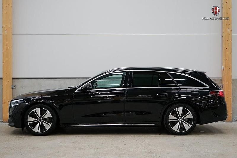 Svart Begagnad 2024 Mercedes E300 AMG line Kombi | 649 900 kr (Bra pris) - Bild 1/4