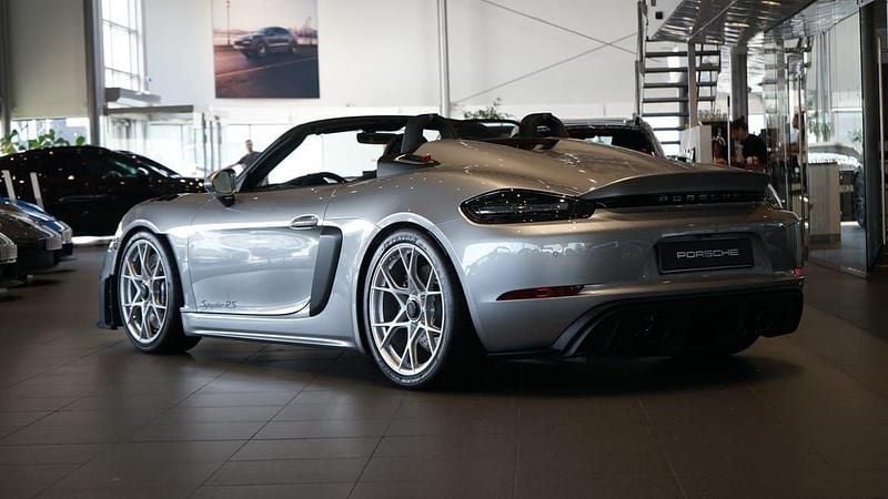 Begagnad Porsche 718 Spyder 508 HK (373 kW) 2024 Flerfärgad Cab