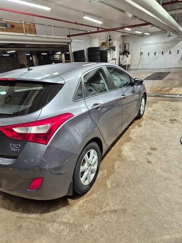 Begagnad Hyundai i30 110 HK (80 kW) 2014