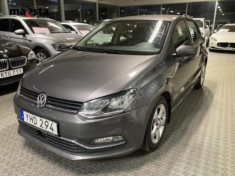 Begagnad VW Polo 90 HK (66 kW) 2016 Mörkgrå Halvkombi