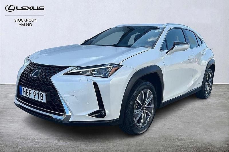 Vit Begagnad 2021 Lexus UX 300e SUV | 269 000 kr (Bra pris) - Bild 1/4