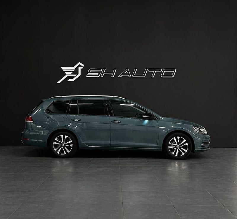 Begagnad VW Golf VIII 131 HK (96 kW) 2020 Blå Kombi