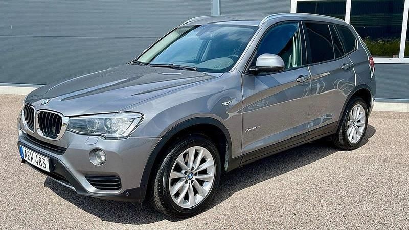 Grå Begagnad 2016 BMW X3 SUV | 219 000 kr (Marknadspris) - Bild 1/4