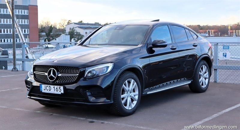 Svart samma som bilen Begagnad 2016 Mercedes GLC220 AMG SUV | 284 900 kr (Dyr) - Bild 1/4