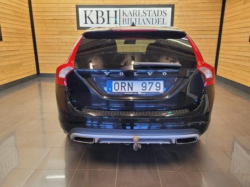 Begagnad Volvo V60 Summum 163 HK (119 kW) 2014 Svart Kombi