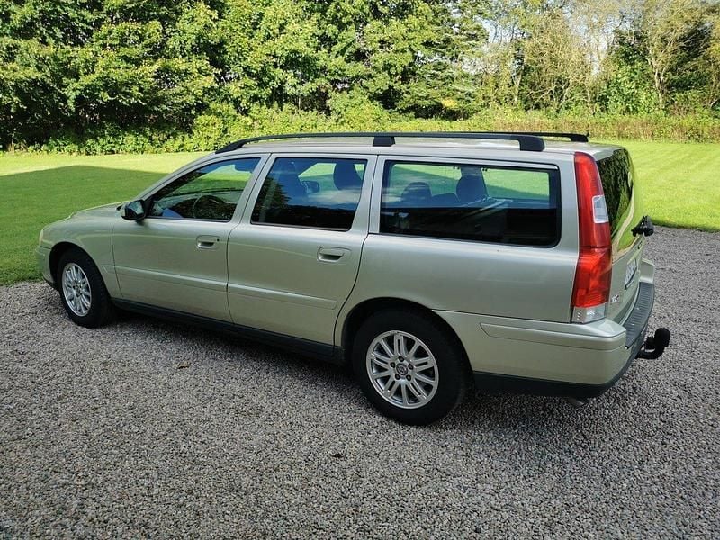 Brun Begagnad 2007 Volvo V70 Kinetic Kombi | 54 900 kr (Dyr) - Bild 1/4
