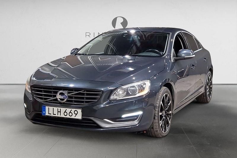Grå Begagnad 2014 Volvo S60 Momentum Sedan | 109 900 kr (Marknadspris) - Bild 1/3