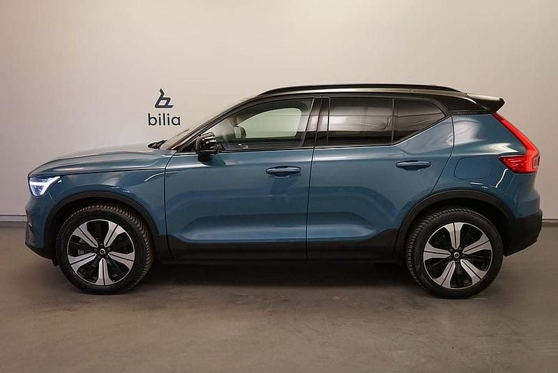 Begagnad Volvo XC40 Ultimate 185 kW (252 HK) 2022 Blå SUV