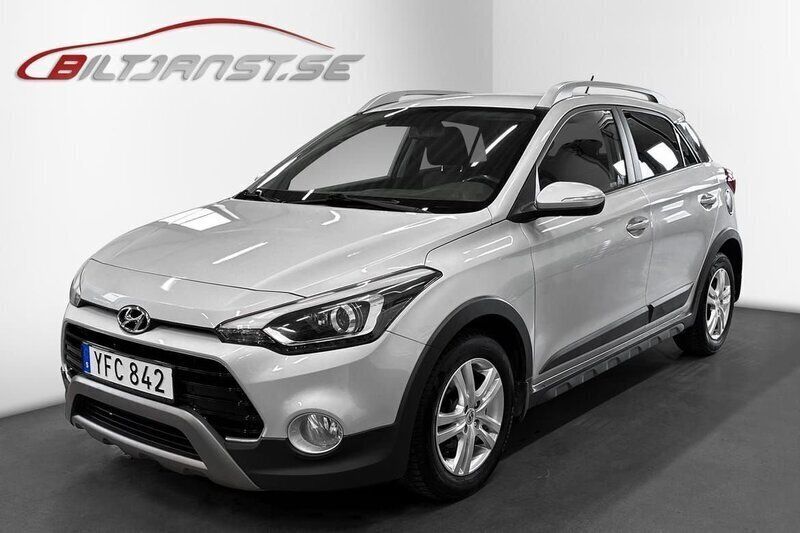 Silver Begagnad 2016 Hyundai i20 Active SUV | 119 900 kr (Marknadspris) - Bild 1/4