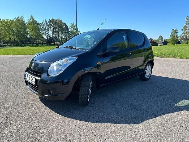 Begagnad 2009 Suzuki Alto Halvkombi | 23 000 kr (Marknadspris) - Bild 1/4