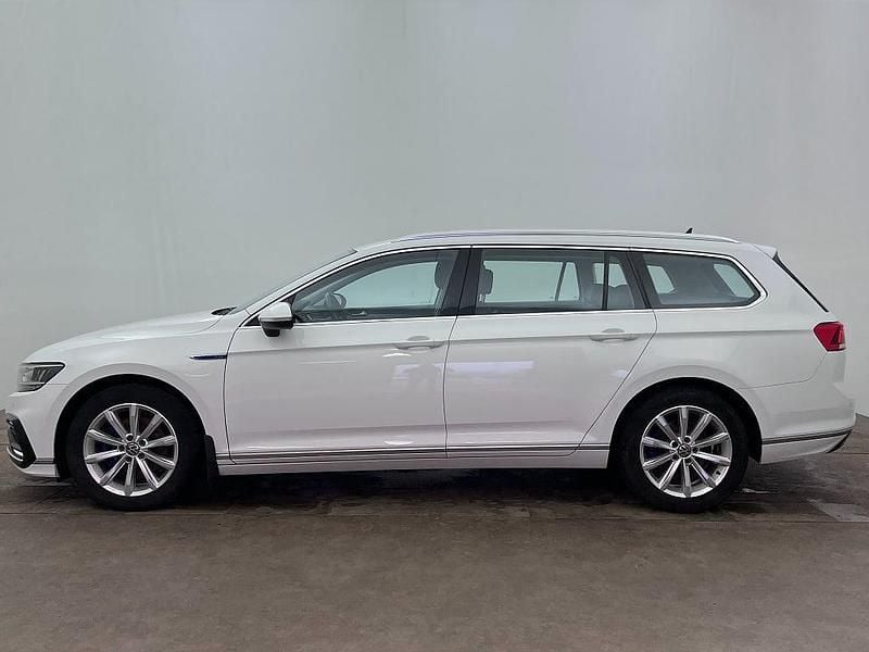 Begagnad VW Passat GTE 218 HK (160 kW) 2021 Vit Kombi