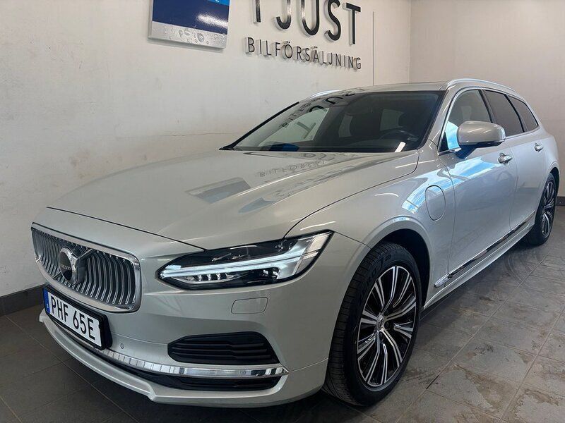 Vit Begagnad 2022 Volvo V90 Kombi | 349 000 kr (Marknadspris) - Bild 1/4