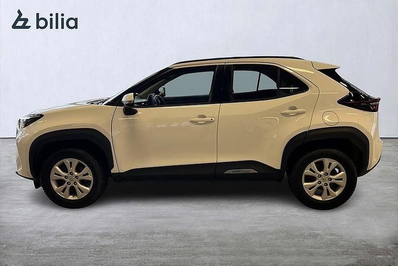 Begagnad Toyota Yaris Cross Active 92 HK (67 kW) 2022 Vit SUV