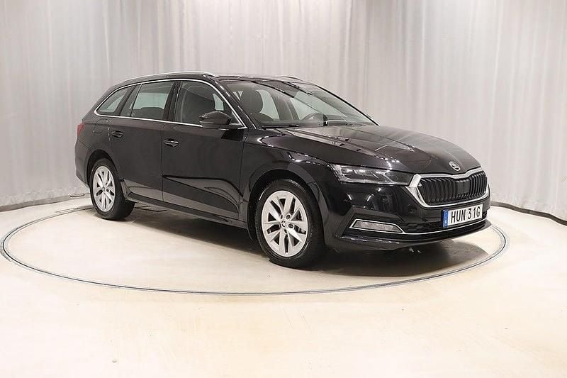 Begagnad Skoda Octavia Style 150 HK (110 kW) 2024 Black magic pärleffekt me Kombi