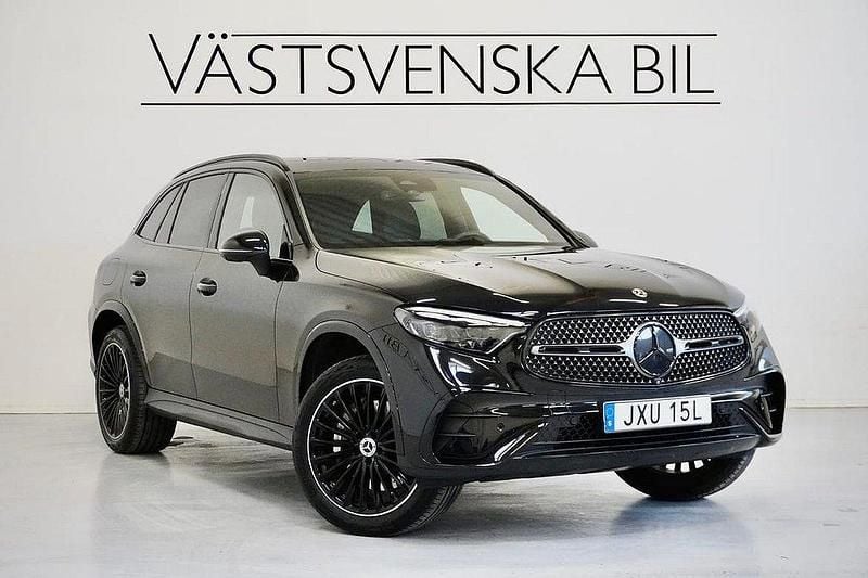 Svart Begagnad 2023 Mercedes GLC300e AMG Line Premium SUV | 624 000 kr (Marknadspris) - Bild 1/4