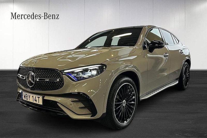 Grå Ny 2025 Mercedes GLC300 AMG Sportkupé | 891 750 kr - Bild 1/4
