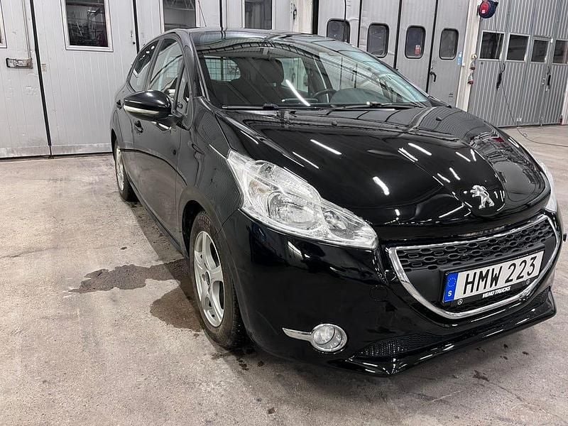 Begagnad 2014 Peugeot 208 Halvkombi | 45 000 kr (Marknadspris) - Bild 1/4