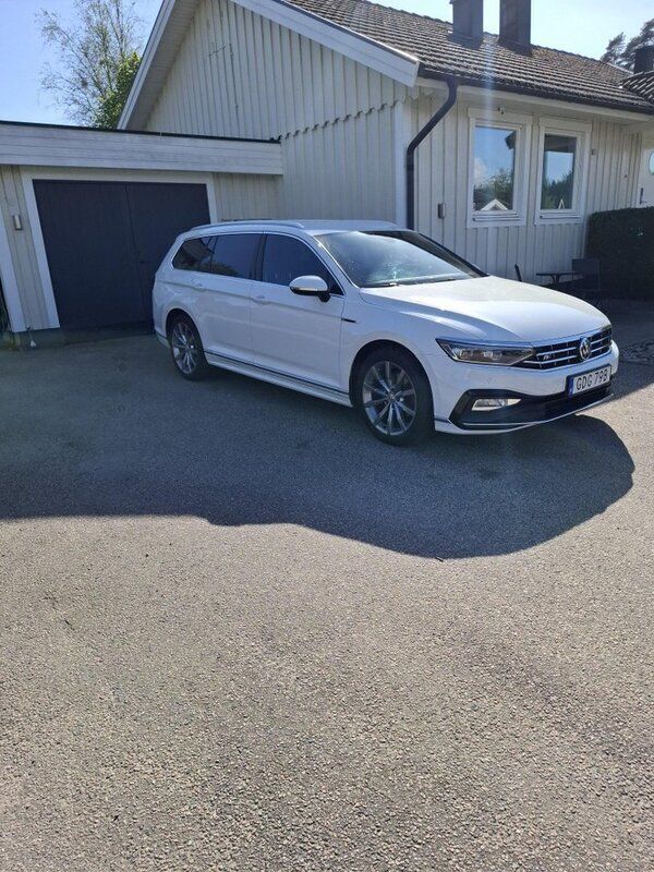 Vit Begagnad 2020 VW Passat GT Kombi | 249 900 kr (Marknadspris) - Bild 1/1