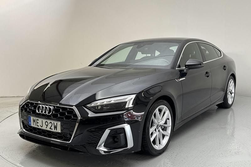 Svart Begagnad 2023 Audi A5 Proline Sportkupé | 355 000 kr (Bra pris) - Bild 1/4