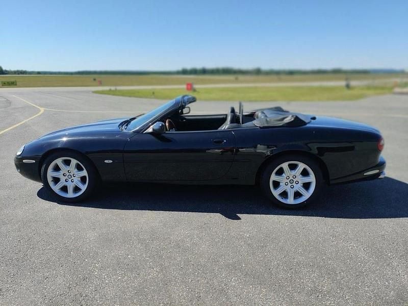 Begagnad 1999 Jaguar XK Cab | 139 000 kr - Bild 1/4