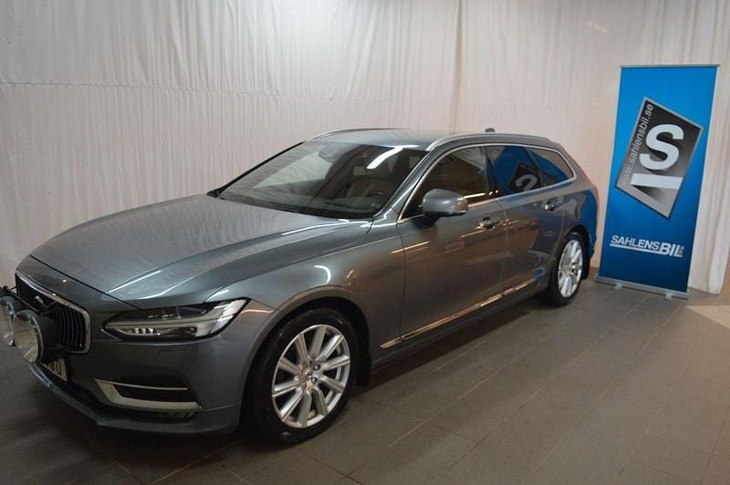 Grå Begagnad 2017 Volvo V90 Inscription Kombi | 259 000 kr (Marknadspris) - Bild 1/4