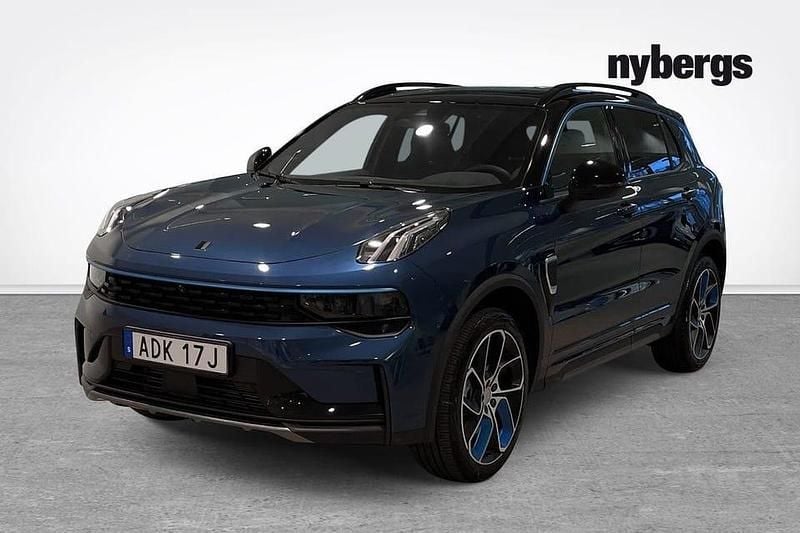 Blå Begagnad 2023 Lynk & Co 01 SUV | 304 990 kr (Marknadspris) - Bild 1/4