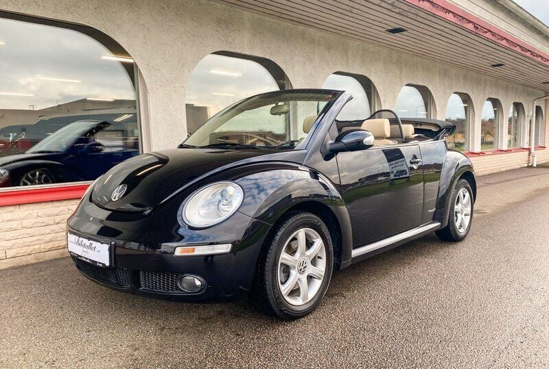 Svart Begagnad 2010 VW Beetle Freestyle Cab | 99 900 kr (Marknadspris) - Bild 1/4