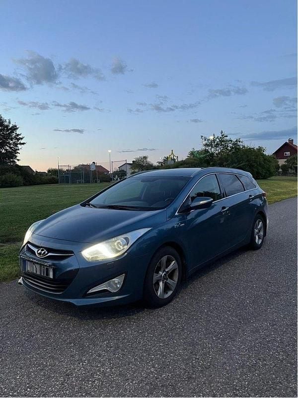 Blå Begagnad 2012 Hyundai i40 Kombi | 40 000 kr (Bra pris) - Bild 1/4