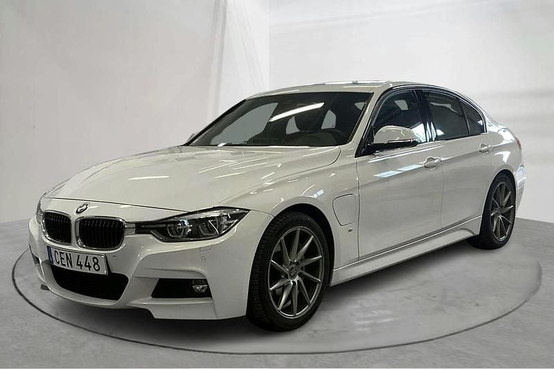 Begagnad BMW 330 M Sport 252 HK (185 kW) 2018 Vit Sedan