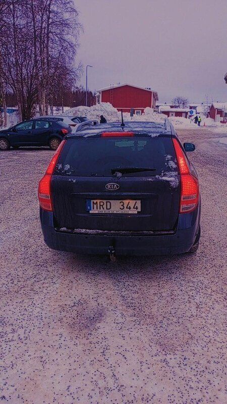 Grå Begagnad 2011 Kia Ceed Sportswagon Kombi | 62 000 kr (Marknadspris) - Bild 1/4