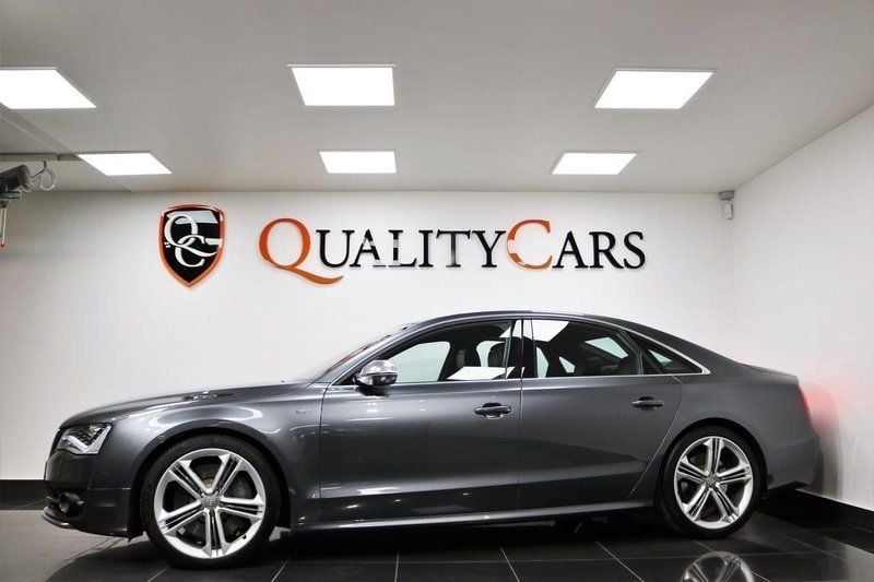 Begagnad Audi S8 520 HK (382 kW) 2012 Grå Sedan