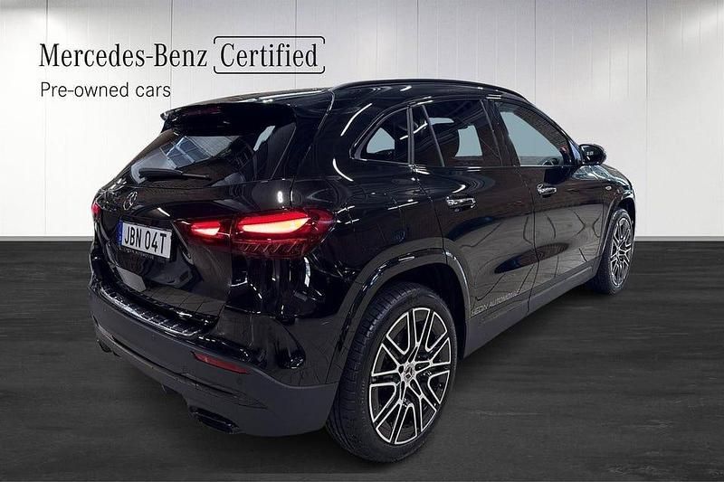 Begagnad Mercedes GLA250 Advanced Plus 163 HK (119 kW) 2025 Svart SUV