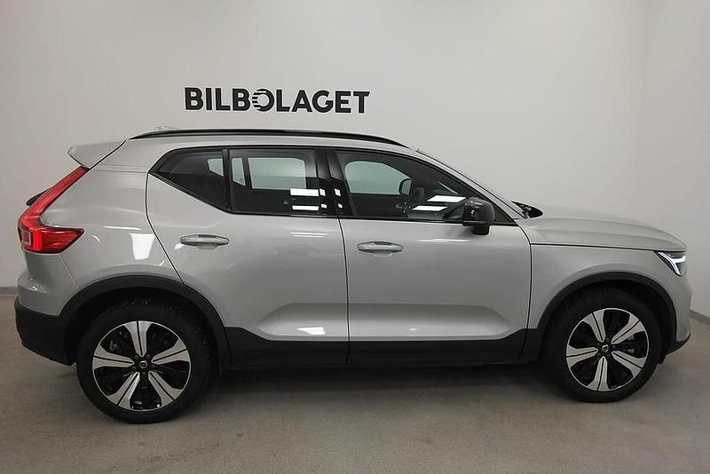 Begagnad Volvo XC40 Core 175 kW (238 HK) 2022 Silver SUV