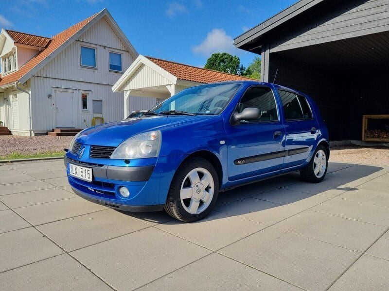 Blå Begagnad 2006 Renault Clio R.S. Authentique Halvkombi | 20 000 kr (Bra pris) - Bild 1/4