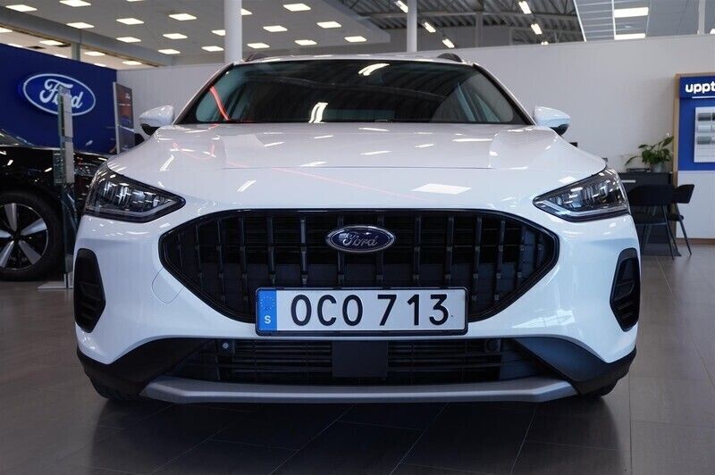Begagnad Ford Focus Active 125 HK (91 kW) 2023 Vit Halvkombi