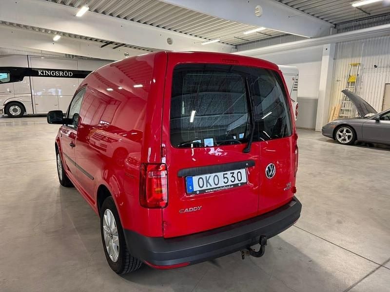 Begagnad VW Caddy 110 HK (80 kW) 2017 Tornadoröd Minibuss