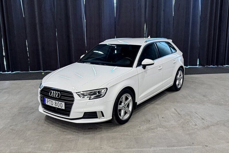 Vit Begagnad 2017 Audi A3 Sportback Halvkombi | 159 900 kr (Marknadspris) - Bild 1/4