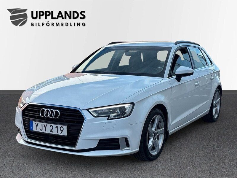Vit Begagnad 2017 Audi A3 Sportback Comfort Halvkombi | 124 900 kr (Bra pris) - Bild 1/4