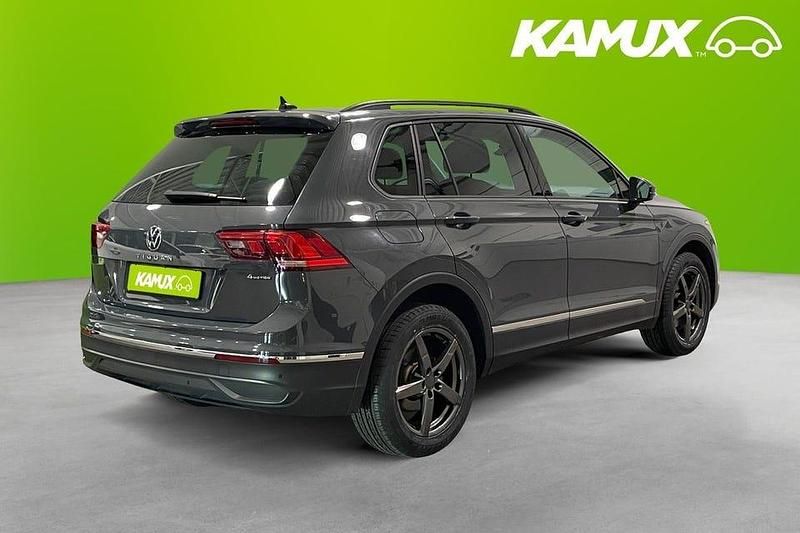 Begagnad VW Tiguan 150 HK (110 kW) 2021 Silver/grå SUV