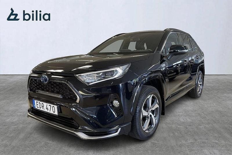 Svart Begagnad 2021 Toyota RAV4 Hybrid Edition SUV | 369 900 kr (Marknadspris) - Bild 1/4