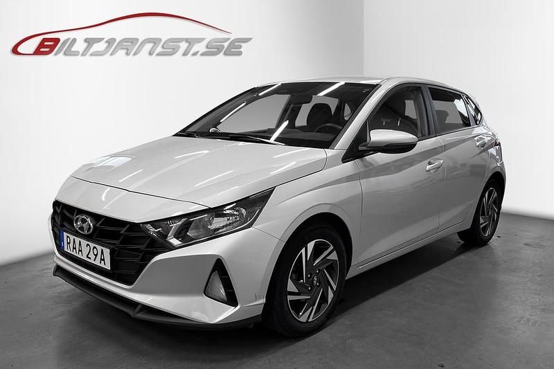 Grå Begagnad 2022 Hyundai i20 Essential Halvkombi | 159 900 kr - Bild 1/4