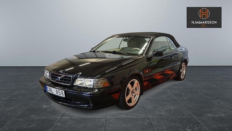 Svart Begagnad 2000 Volvo C70 Cab | 54 500 kr (Marknadspris) - Bild 1/4