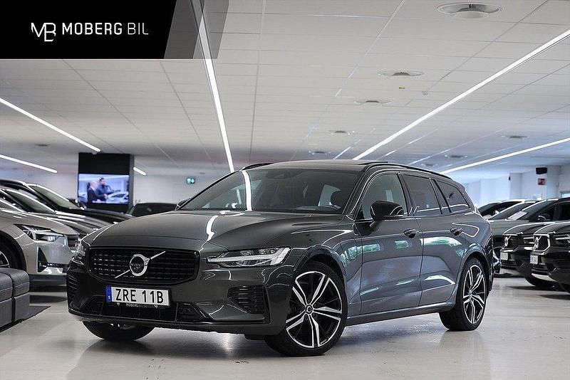 Mörkgrå Begagnad 2022 Volvo V60 R-Design Kombi | 379 900 kr (Marknadspris) - Bild 1/3