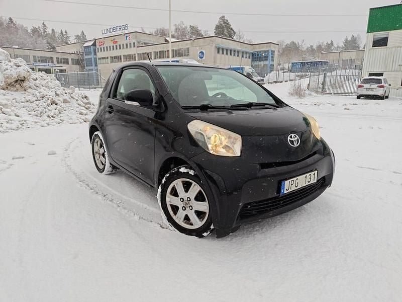 Begagnad 2009 Toyota iQ Halvkombi | 25 000 kr (Bra pris) - Bild 1/4