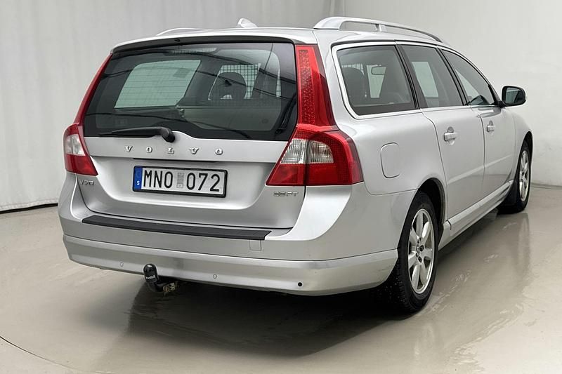 Begagnad Volvo V70 Summum 200 HK (147 kW) 2009 Ljusgrå Kombi